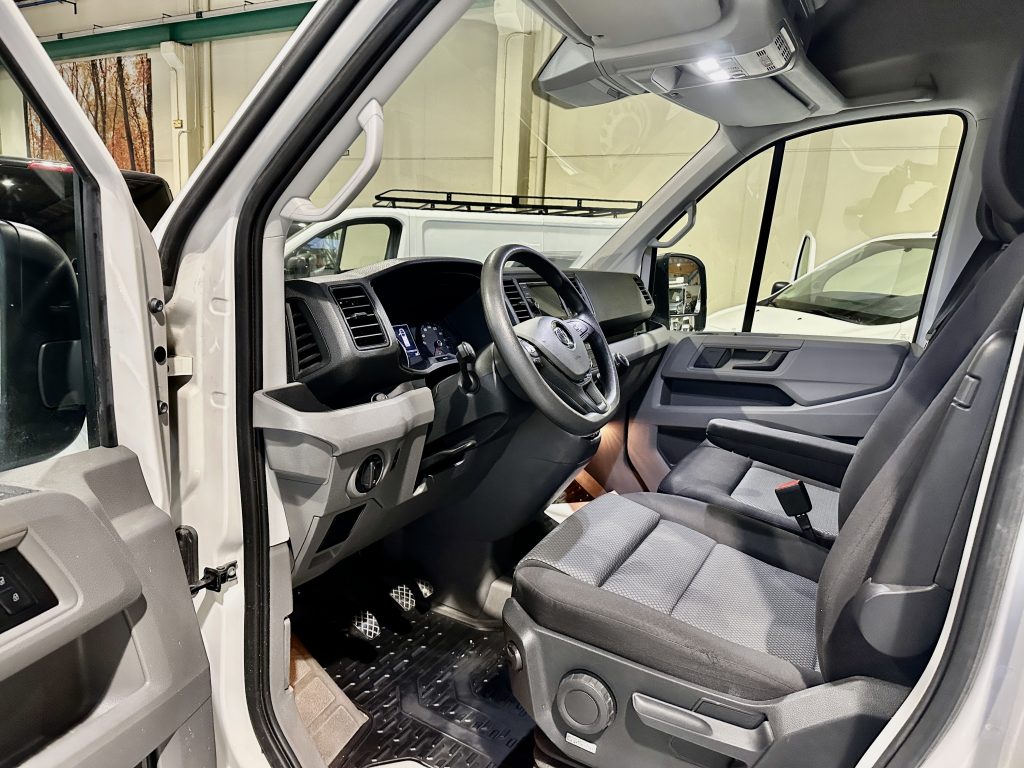 VOLKSWAGEN CRAFTER 2.0TDI 140CV BMT FURGON L3H3 MEDIA T.E. 11.4m3 FWD + EXTRAS / 3.500 KG - foto 21