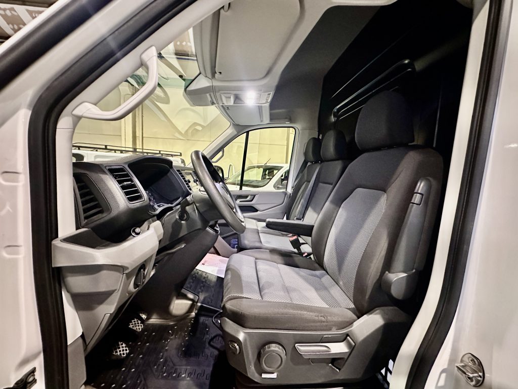 VOLKSWAGEN CRAFTER 2.0TDI 140CV BMT FURGON L3H3 MEDIA T.E. 11.4m3 FWD + EXTRAS / 3.500 KG - foto 23