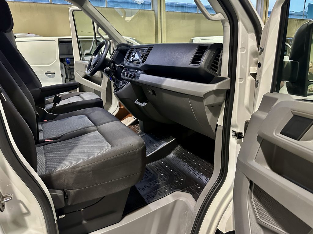 VOLKSWAGEN CRAFTER 2.0TDI 140CV BMT FURGON L3H3 MEDIA T.E. 11.4m3 FWD + EXTRAS / 3.500 KG - foto 28