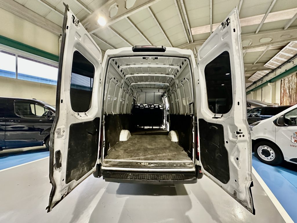 IVECO DAILY 35S14 H 2.3D 136CV FG MIXTA 6PL EXTRALARGA 16m3 T. ELEV. RWD 4.100 D.EJ. / 3.500KG - foto 30
