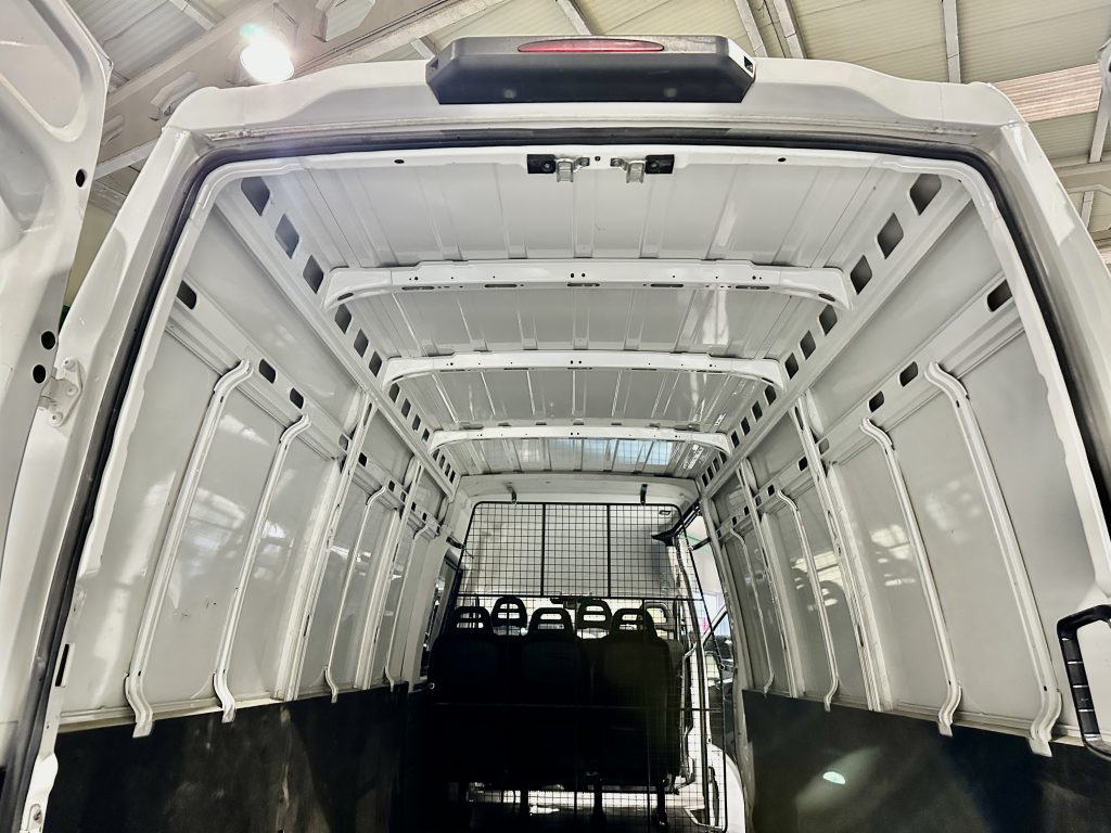 IVECO DAILY 35S14 H 2.3D 136CV FG MIXTA 6PL EXTRALARGA 16m3 T. ELEV. RWD 4.100 D.EJ. / 3.500KG - foto 31