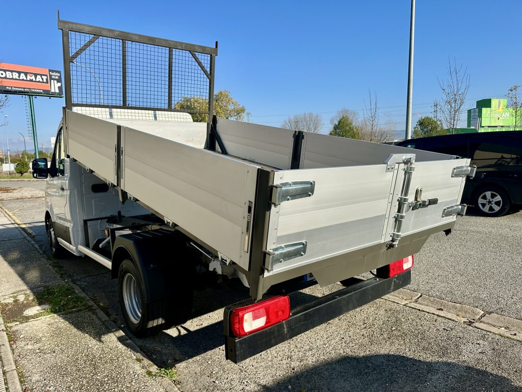 VW CRAFTER 2.0TDI BMT 122CV M6 C/C CHASIS L3 3.640 D.EJES RWD CAJA AB BASCULANTE 3,90 x 2,10 + EXTRAS / 3.500KG - foto 4