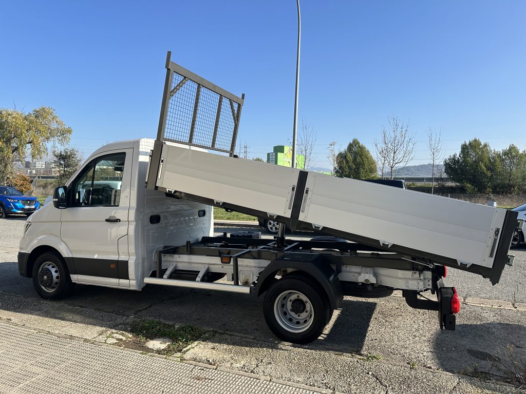 VW CRAFTER 2.0TDI BMT 122CV M6 C/C CHASIS L3 3.640 D.EJES RWD CAJA AB BASCULANTE 3,90 x 2,10 + EXTRAS / 3.500KG - foto 6