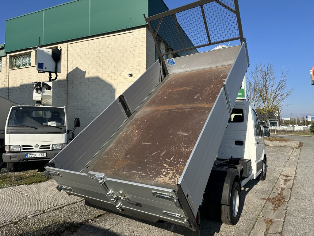 VW CRAFTER 2.0TDI BMT 122CV M6 C/C CHASIS L3 3.640 D.EJES RWD CAJA AB BASCULANTE 3,90 x 2,10 + EXTRAS / 3.500KG - foto 10