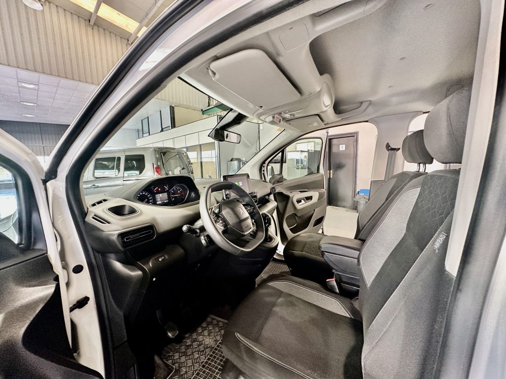 PEUGEOT RIFTER 1.5 BlueHDI 100CV LONG 5 PL. ACTIVE PACK ALLURE + PACK VIVIENDA by TINKERVAN - foto 18