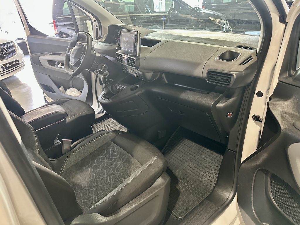 PEUGEOT RIFTER 1.5 BlueHDI 100CV LONG 5 PL. ACTIVE PACK ALLURE + PACK VIVIENDA by TINKERVAN - foto 30