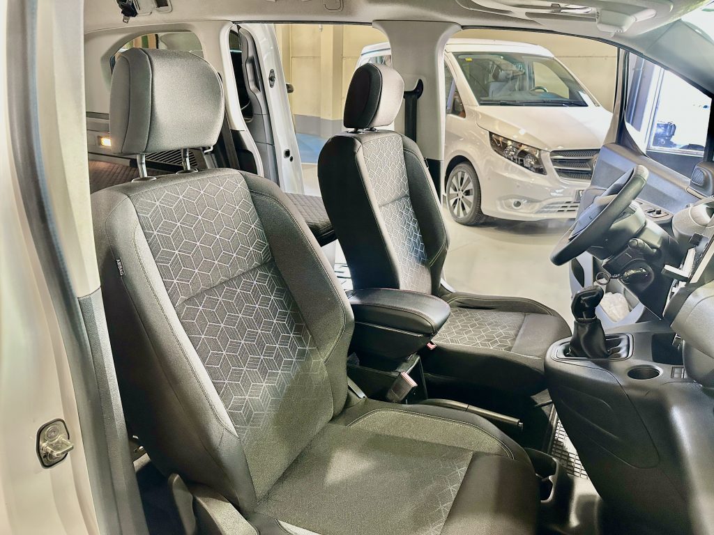 PEUGEOT RIFTER 1.5 BlueHDI 100CV LONG 5 PL. ACTIVE PACK ALLURE + PACK VIVIENDA by TINKERVAN - foto 31
