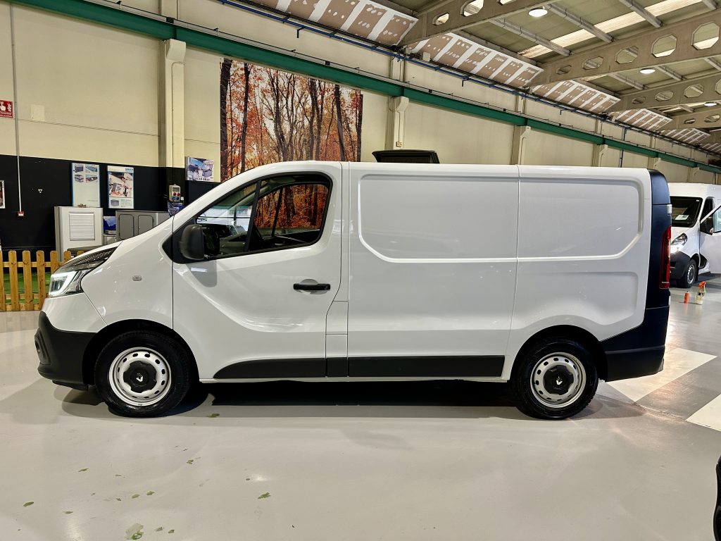 RENAULT TRAFFIC 2.0 BLUEDCI 120CV FURGON L1 H1 ENERGY 2.7T / FULL LED + EXTRAS - foto 3