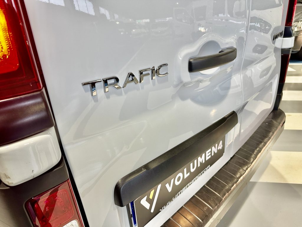 RENAULT TRAFFIC 2.0 BLUEDCI 120CV FURGON L1 H1 ENERGY 2.7T / FULL LED + EXTRAS - foto 28