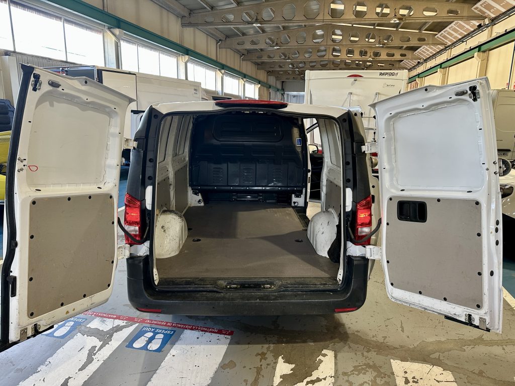 MERCEDES BENZ VITO 114CDI 2.0CDI 136CV 9GTRONIC FURGON PRO LARGA RWD (T. TRAS.) + CLIMATIZADOR + EXTRAS - foto 19