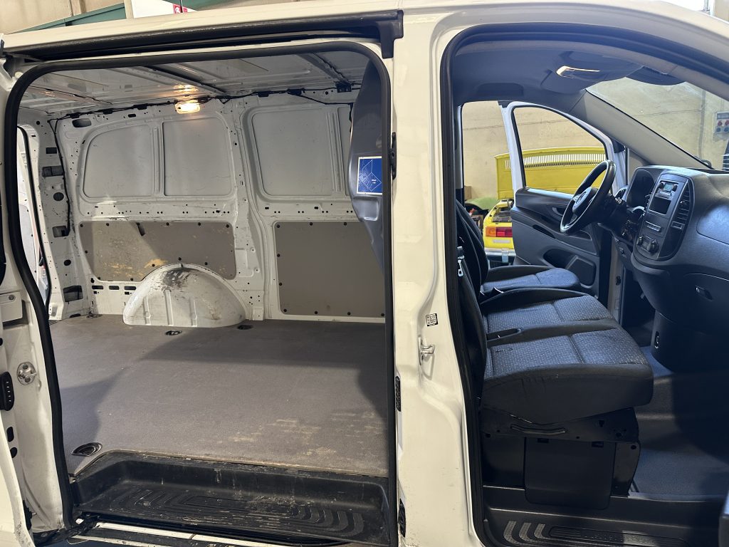 MERCEDES BENZ VITO 114CDI 2.0CDI 136CV 9GTRONIC FURGON PRO LARGA RWD (T. TRAS.) + CLIMATIZADOR + EXTRAS - foto 20