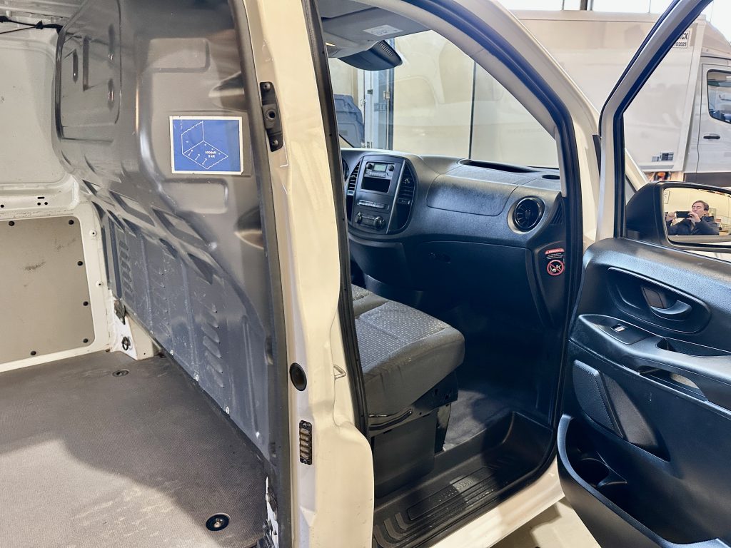 MERCEDES BENZ VITO 114CDI 2.0CDI 136CV 9GTRONIC FURGON PRO LARGA RWD (T. TRAS.) + CLIMATIZADOR + EXTRAS - foto 21