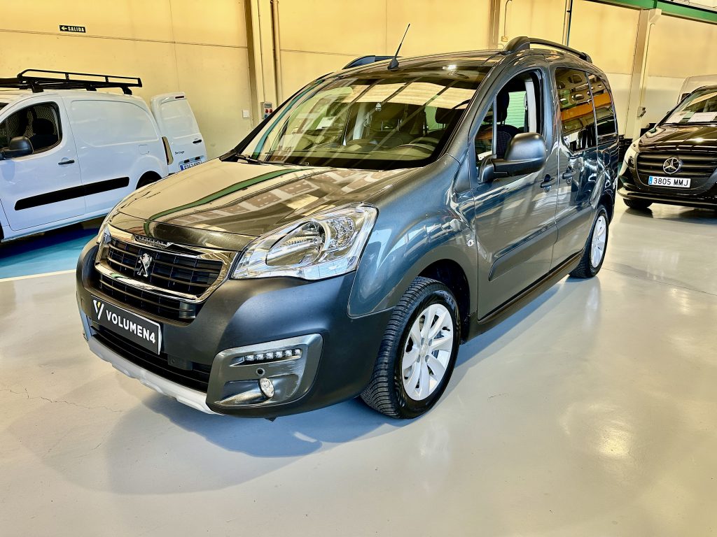 PEUGEOT PARTNER 1.2 PURETECH 110CV ADVENTURE EDITION CLIMA + NAV / TURISMO - foto 2