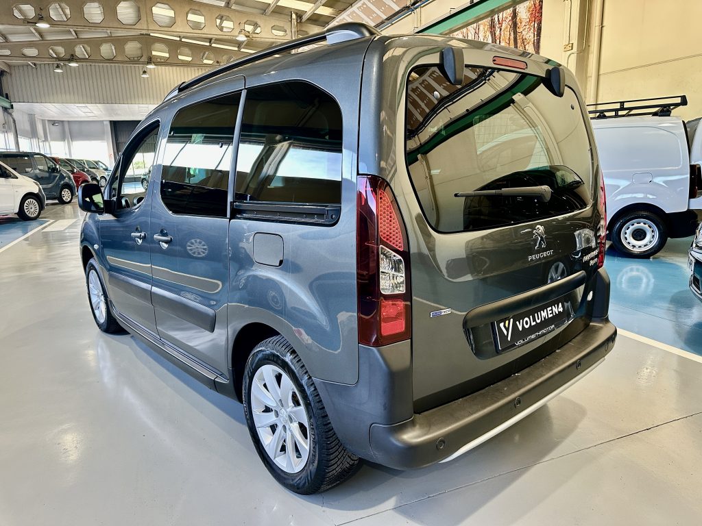 PEUGEOT PARTNER 1.2 PURETECH 110CV ADVENTURE EDITION CLIMA + NAV / TURISMO - foto 5