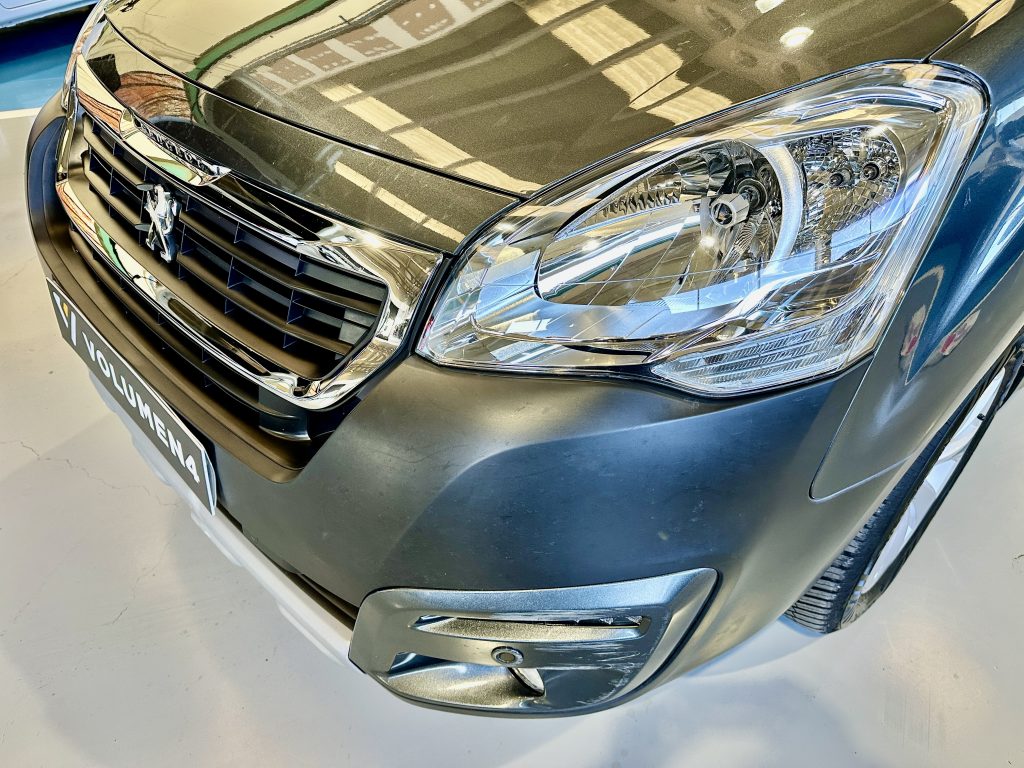 PEUGEOT PARTNER 1.2 PURETECH 110CV ADVENTURE EDITION CLIMA + NAV / TURISMO - foto 9