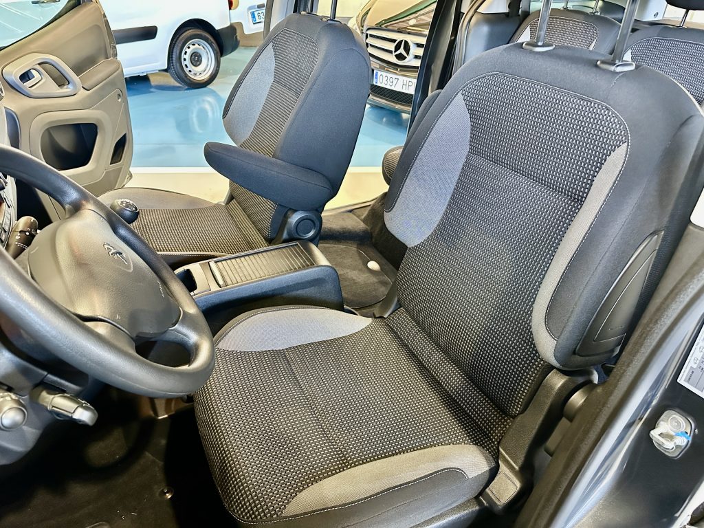 PEUGEOT PARTNER 1.2 PURETECH 110CV ADVENTURE EDITION CLIMA + NAV / TURISMO - foto 30