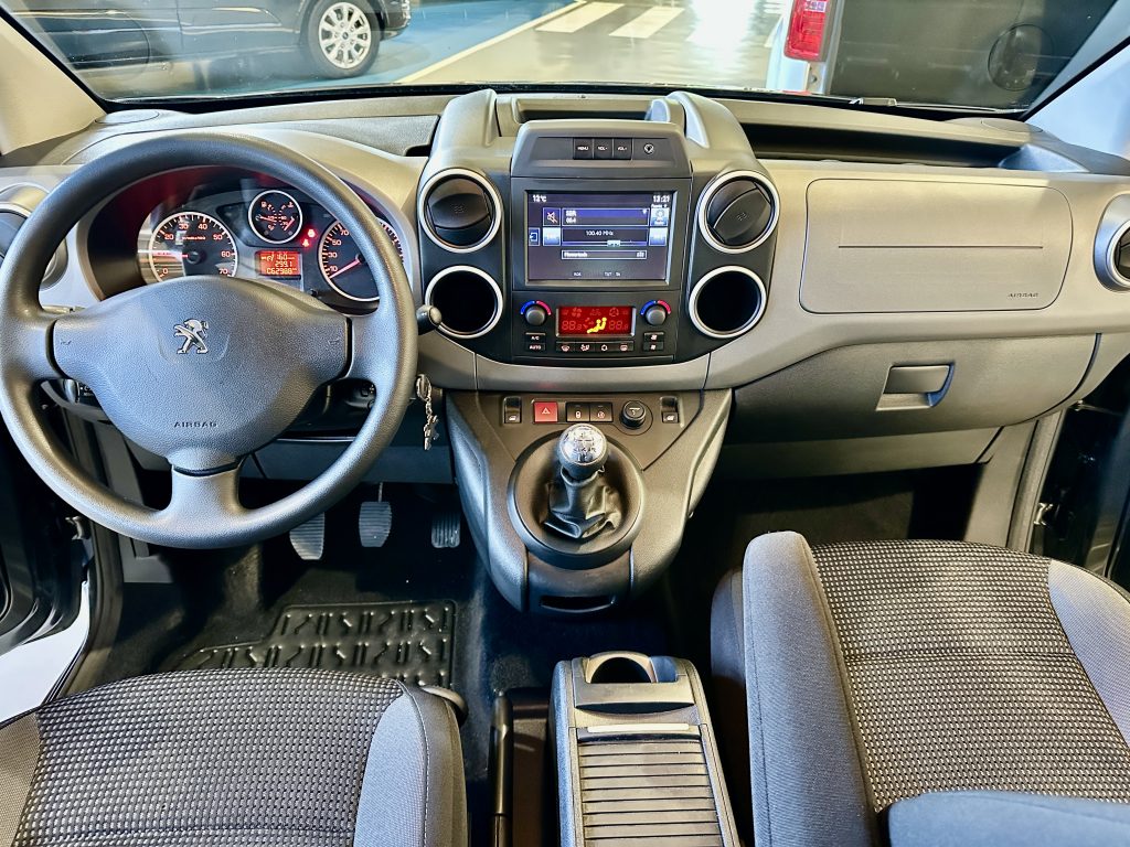 PEUGEOT PARTNER 1.2 PURETECH 110CV ADVENTURE EDITION CLIMA + NAV / TURISMO - foto 32
