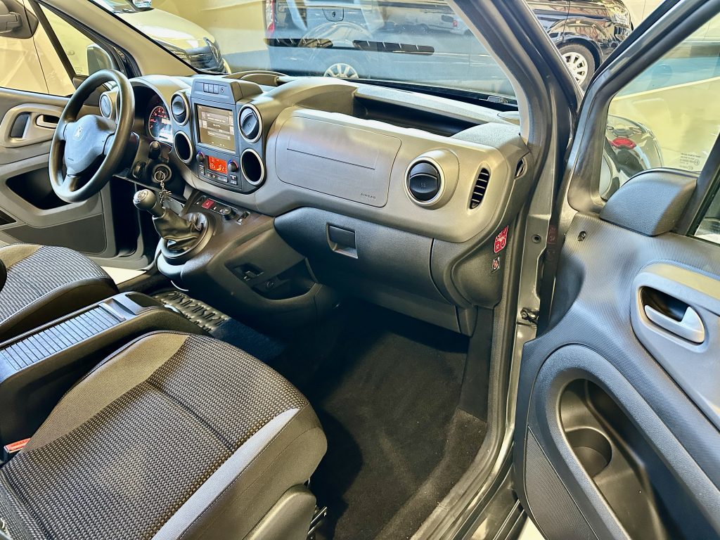 PEUGEOT PARTNER 1.2 PURETECH 110CV ADVENTURE EDITION CLIMA + NAV / TURISMO - foto 18