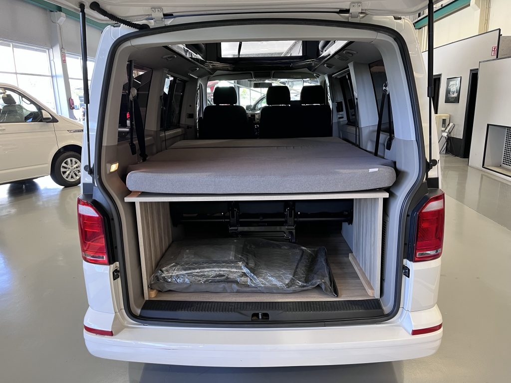 VOLKSWAGEN CARAVELLE 2.0TDI 102CV BMT PACK VIVIENDA + TECHO ELEVABLE REIMO + EXTRAS - foto 19