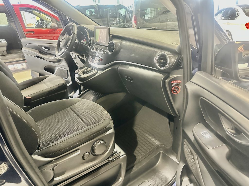 MB V220d 163CV 7GTRONIC LARGA PAQ EXCLUSIVE 6 PL. DOBLE PTA. + LED + EXTRAS / AZUL CAVANSITA - foto 17