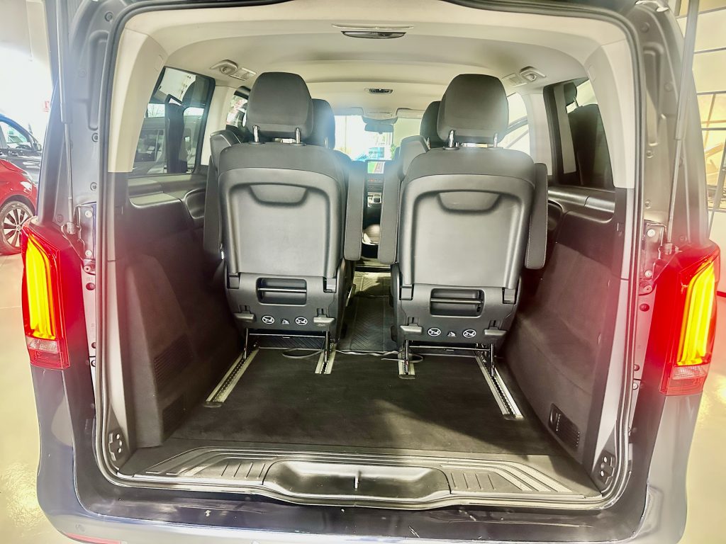 MB V220d 163CV 7GTRONIC LARGA PAQ EXCLUSIVE 6 PL. DOBLE PTA. + LED + EXTRAS / AZUL CAVANSITA - foto 18