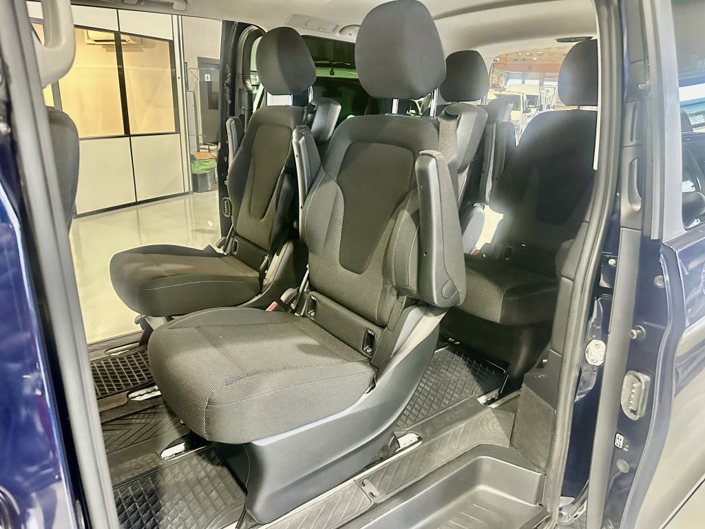 MB V220d 163CV 7GTRONIC LARGA PAQ EXCLUSIVE 6 PL. DOBLE PTA. + LED + EXTRAS / AZUL CAVANSITA - foto 19
