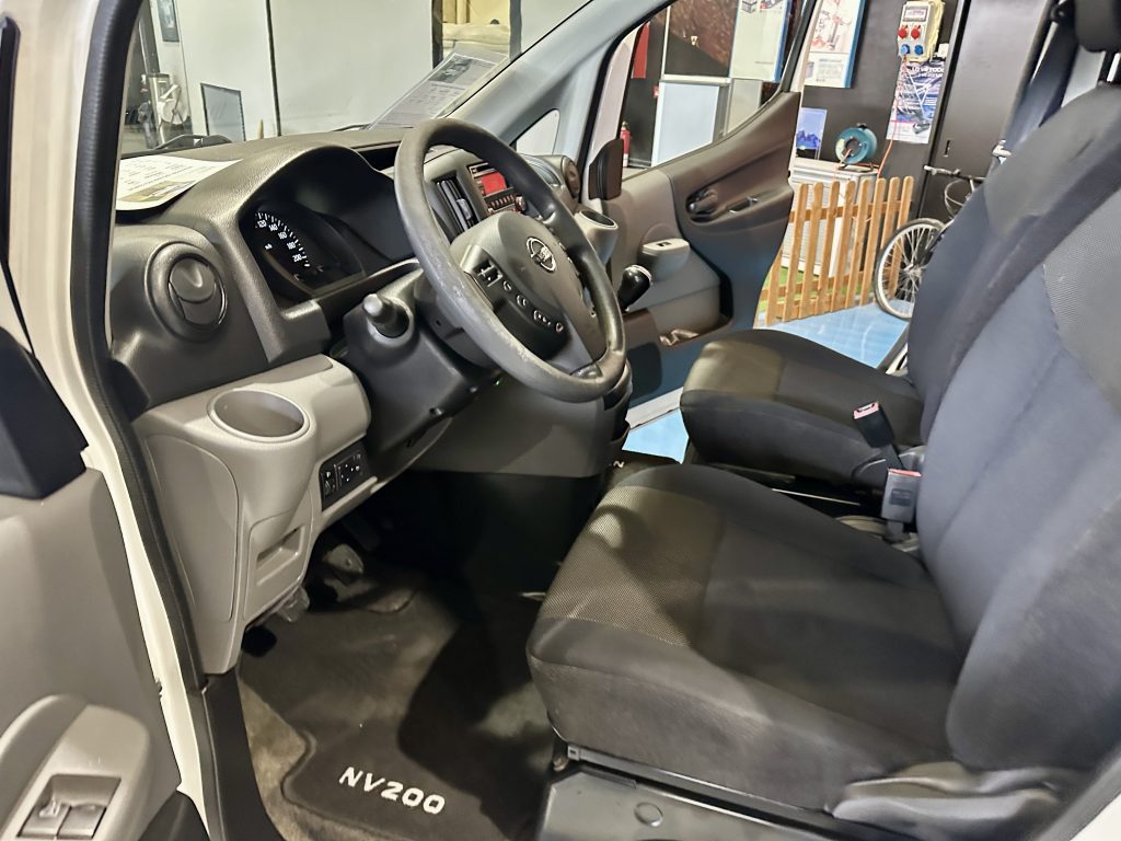 NISSAN NV200 1.5DCI 110CV FURGÓN COMFORT L1 4,2m3 DOBLE PTA LATERAL / 880KG CARGA UTIL - foto 11