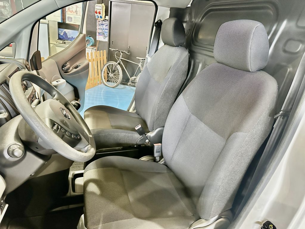 NISSAN NV200 1.5DCI 110CV FURGÓN COMFORT L1 4,2m3 DOBLE PTA LATERAL / 880KG CARGA UTIL - foto 13
