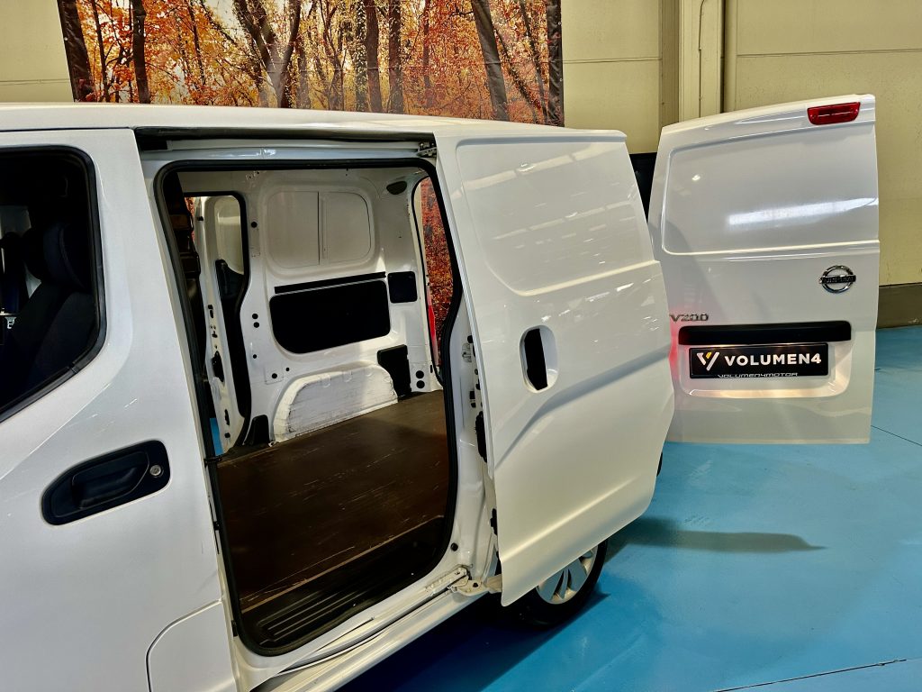 NISSAN NV200 1.5DCI 110CV FURGÓN COMFORT L1 4,2m3 DOBLE PTA LATERAL / 880KG CARGA UTIL - foto 26