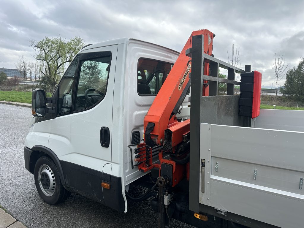 IVECO 35C16 2.3d 160CV M6 C/C RS 3.750mm RWD GRUA PALFINGER PK 3800B + CAJA AB 3,70 x 2,00 / CARGA UTIL 295 KG - foto 7