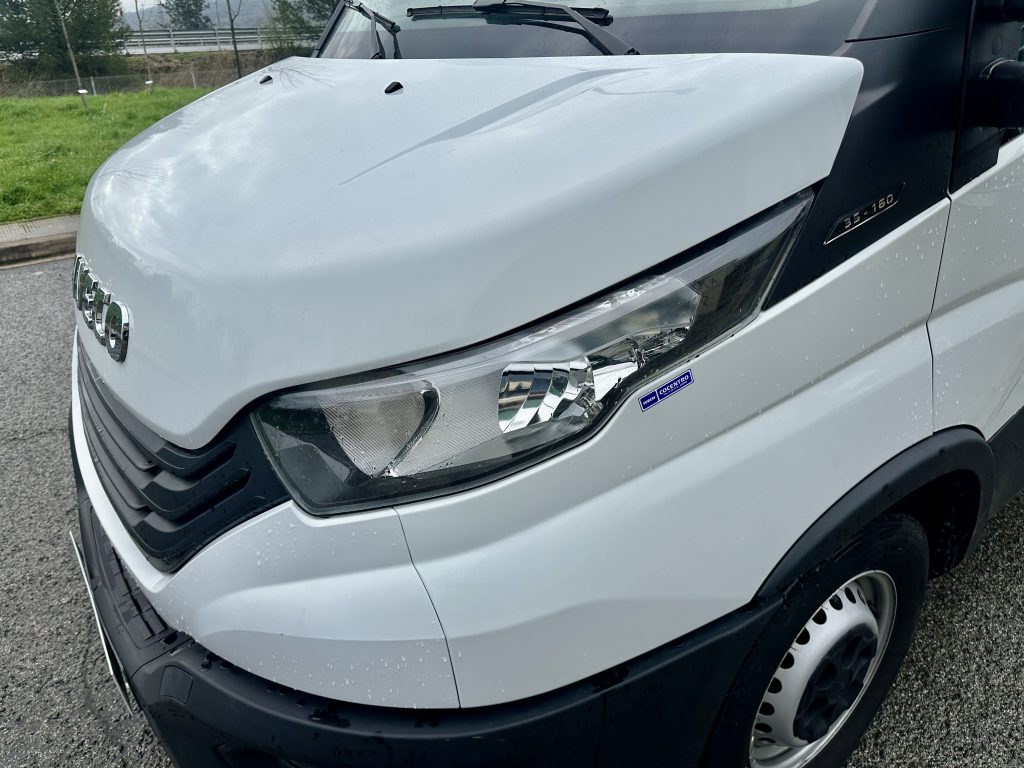 IVECO 35C16 2.3d 160CV M6 C/C RS 3.750mm RWD GRUA PALFINGER PK 3800B + CAJA AB 3,70 x 2,00 / CARGA UTIL 295 KG - foto 10