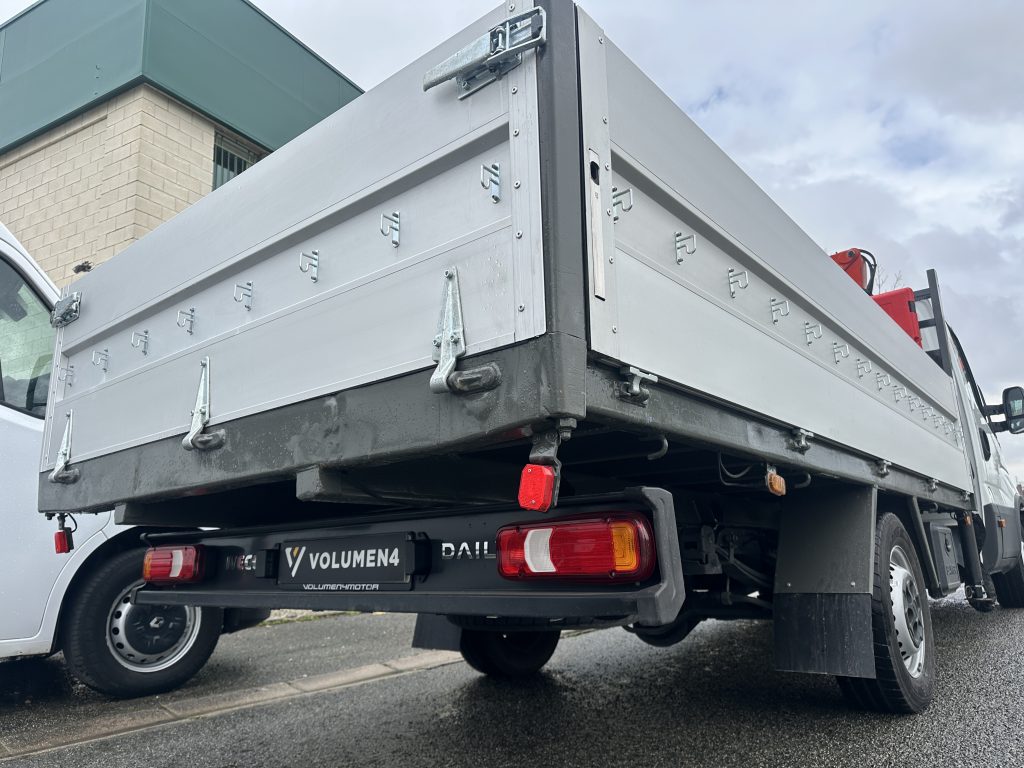 IVECO 35C16 2.3d 160CV M6 C/C RS 3.750mm RWD GRUA PALFINGER PK 3800B + CAJA AB 3,70 x 2,00 / CARGA UTIL 295 KG - foto 16