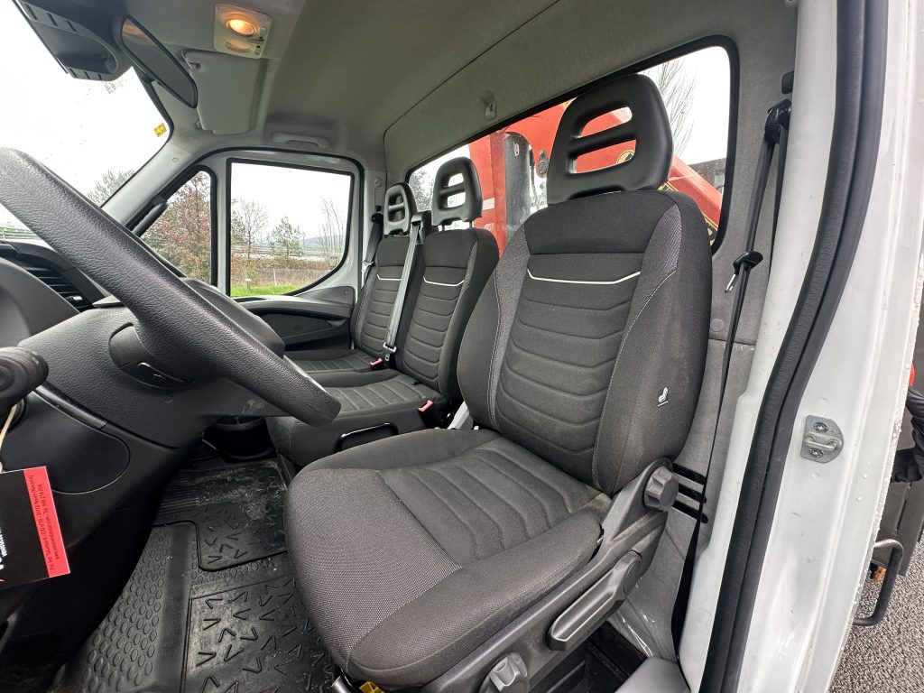 IVECO 35C16 2.3d 160CV M6 C/C RS 3.750mm RWD GRUA PALFINGER PK 3800B + CAJA AB 3,70 x 2,00 / CARGA UTIL 295 KG - foto 37