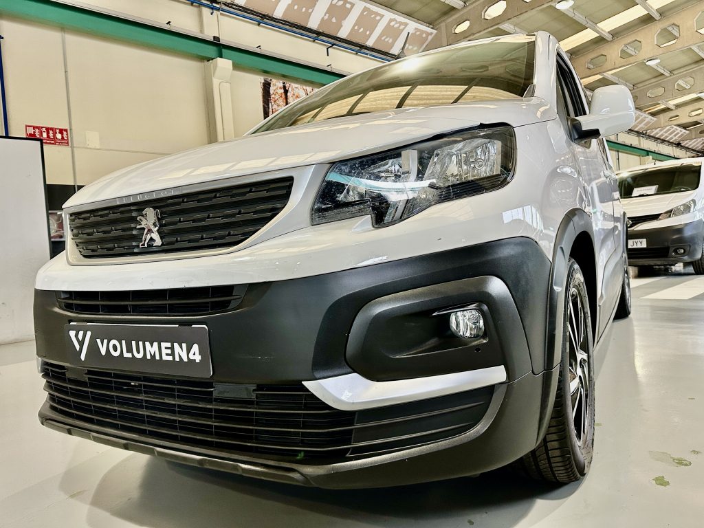 PEUGEOT RIFTER 1.5 BlueHDI 100CV LONG 5 PL. ACTIVE PACK ALLURE + PACK VIVIENDA by TINKERVAN - foto 40