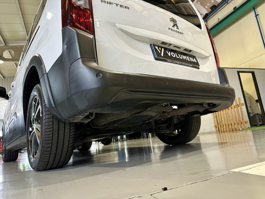 PEUGEOT RIFTER 1.5 BlueHDI 100CV LONG 5 PL. ACTIVE PACK ALLURE + PACK VIVIENDA by TINKERVAN - foto 46