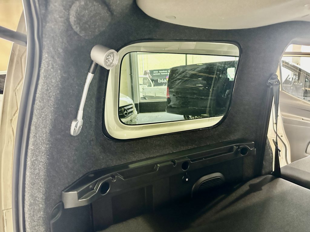 NISSAN NV200 1.5DCI 90CV EVALIA PREMIUM PORTON + D. PTA. LAT. + PACK VIVIENDA «BY TINKERVAN» - foto 46