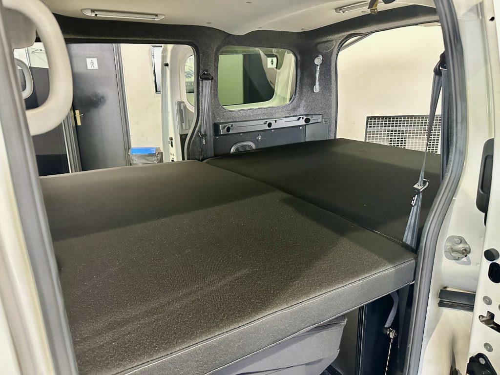 NISSAN NV200 1.5DCI 90CV EVALIA PREMIUM PORTON + D. PTA. LAT. + PACK VIVIENDA «BY TINKERVAN» - foto 48