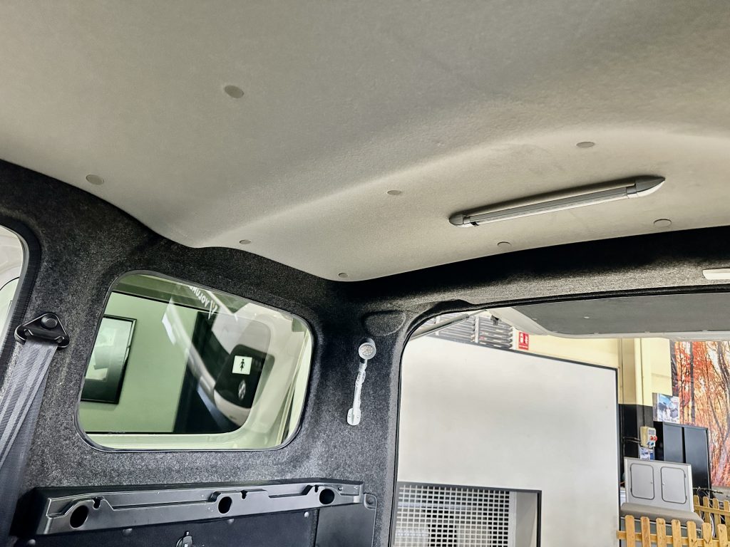 NISSAN NV200 1.5DCI 90CV EVALIA PREMIUM PORTON + D. PTA. LAT. + PACK VIVIENDA «BY TINKERVAN» - foto 52