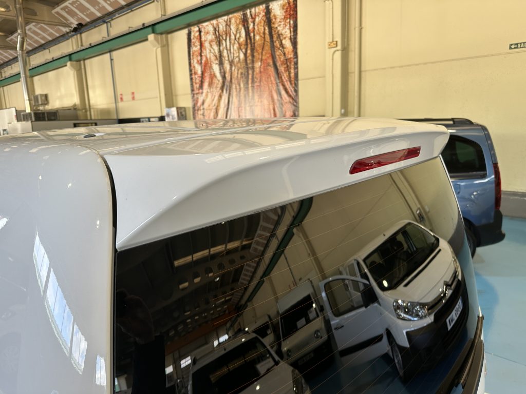 VOLKSWAGEN CADDY 2.0TDI BMT 122CV KOMBI 5 PL. TRENDLINE HIMALAYA 4MOTION 6 VEL + EXTRAS / BLANCO CANDY - foto 13