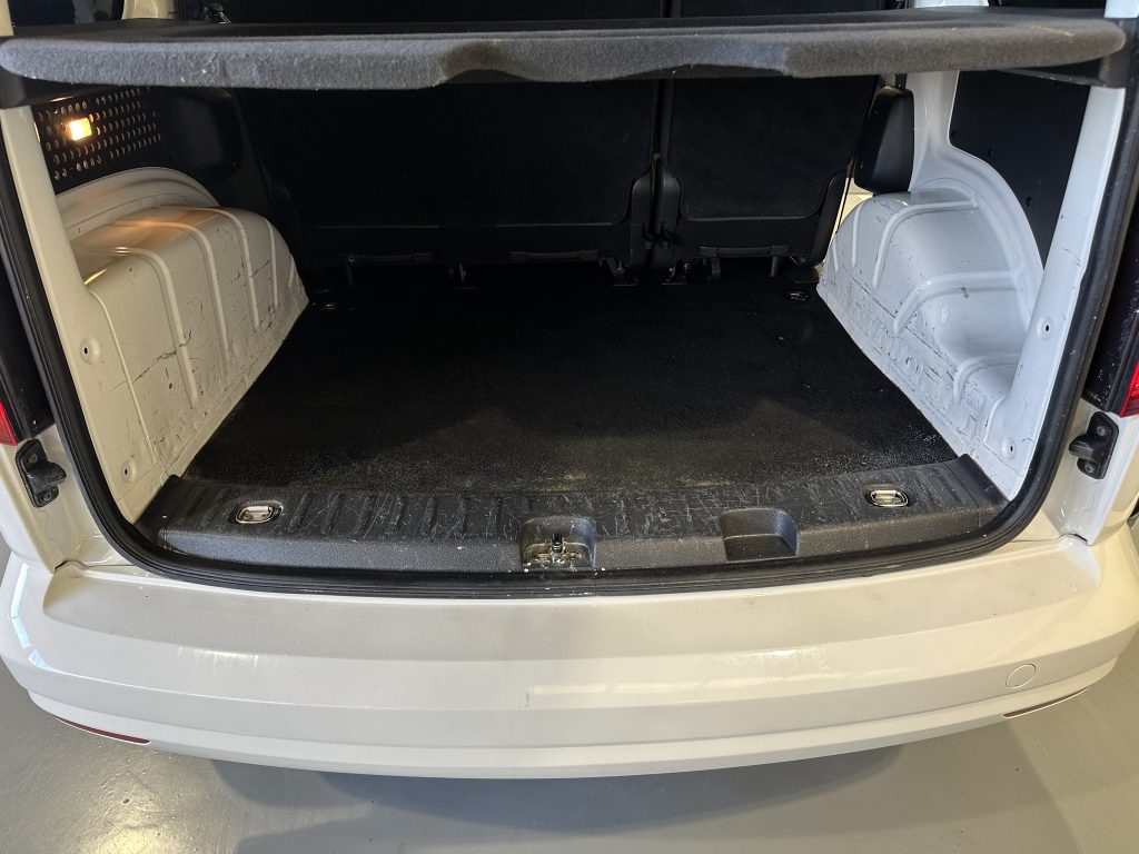 VOLKSWAGEN CADDY 2.0TDI BMT 122CV KOMBI 5 PL. TRENDLINE HIMALAYA 4MOTION 6 VEL + EXTRAS / BLANCO CANDY - foto 35