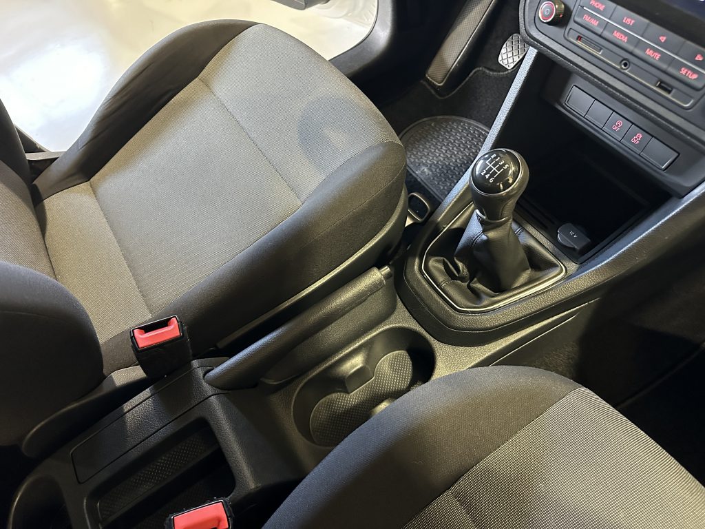 VOLKSWAGEN CADDY 2.0TDI BMT 122CV KOMBI 5 PL. TRENDLINE HIMALAYA 4MOTION 6 VEL + EXTRAS / BLANCO CANDY - foto 38