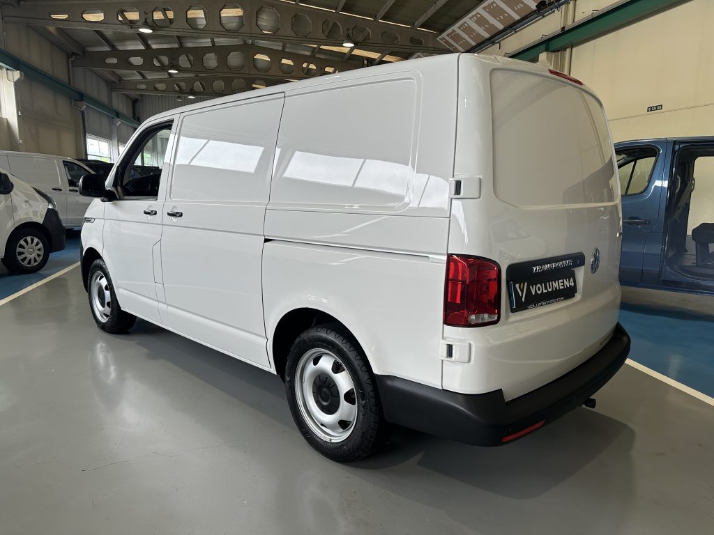 VW TRANSPORTER T6.1 2.0TDI BMT 150CV 4MOTION M6 FURGON CORTO TN / BLANCO CANDY - foto 3