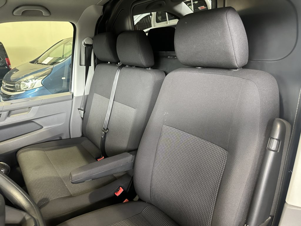 VW TRANSPORTER T6.1 2.0TDI BMT 150CV 4MOTION M6 FURGON CORTO TN / BLANCO CANDY - foto 16
