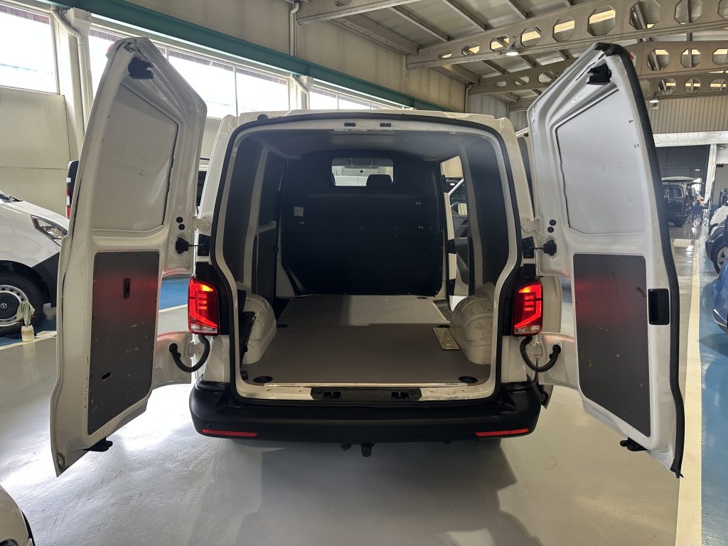 VW TRANSPORTER T6.1 2.0TDI BMT 150CV 4MOTION M6 FURGON CORTO TN / BLANCO CANDY - foto 23