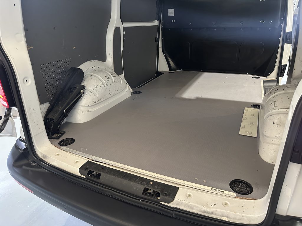 VW TRANSPORTER T6.1 2.0TDI BMT 150CV 4MOTION M6 FURGON CORTO TN / BLANCO CANDY - foto 24