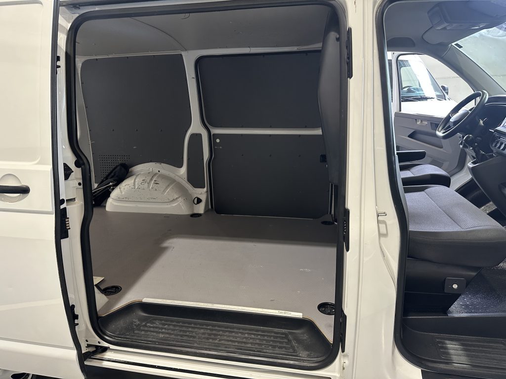 VW TRANSPORTER T6.1 2.0TDI BMT 150CV 4MOTION M6 FURGON CORTO TN / BLANCO CANDY - foto 26