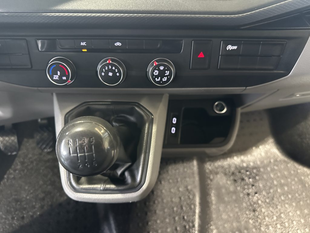 VW TRANSPORTER T6.1 2.0TDI BMT 150CV 4MOTION M6 FURGON CORTO TN / BLANCO CANDY - foto 30