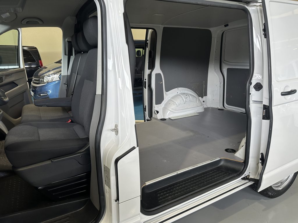 VW TRANSPORTER T6.1 2.0TDI BMT 150CV 4MOTION M6 FURGON CORTO TN / BLANCO CANDY - foto 39