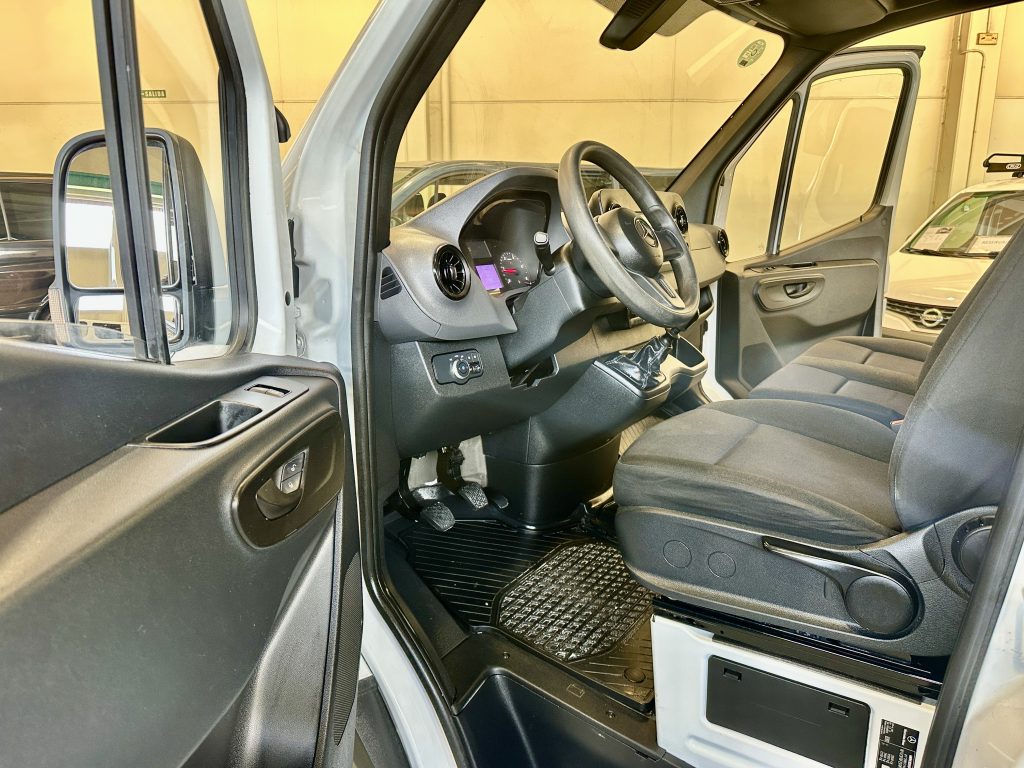 MERCEDES BENZ SPRINTER 311CDI 2.0CDI 114CV RWD FG MEDIO TECHO ELEV 11.3m MBUX + PANEL + EXTRAS / 3.500 KG - foto 13
