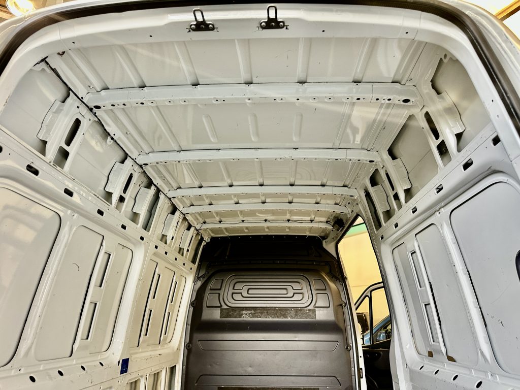 MERCEDES BENZ SPRINTER 311CDI 2.0CDI 114CV RWD FG MEDIO TECHO ELEV 11.3m MBUX + PANEL + EXTRAS / 3.500 KG - foto 22